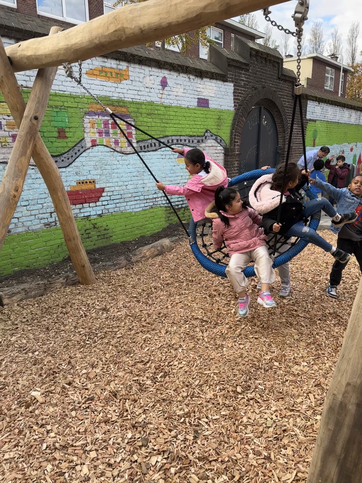 Ons nieuwe groen-blauwe schoolplein: Het Buitenrijk!